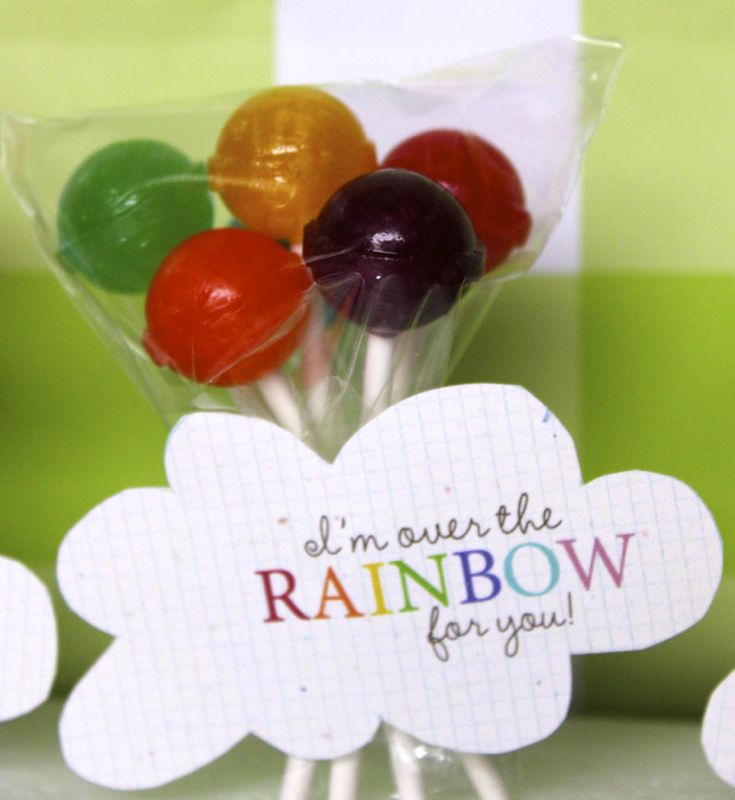 diy-balloons-rainbow-dumdum-pops-stpattysday