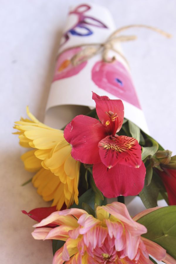diy-hostess-gift-bouquet-flower-wrap-watercolor-art