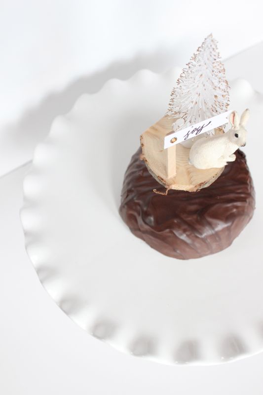 chocolate-cake-wood-slice-rabbit-tree-white-joy-sign-diy-cake-topper