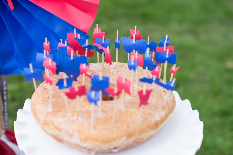 4thofJuly-6july-4th-red-white-blue-kid-family-picnic-astrobrights-paper-big-donut-50-states-toothpicks-diy