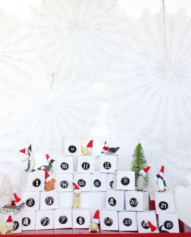 black-white-numbers-diy-advent-calendar-mini-santa-hats-toy-animals
