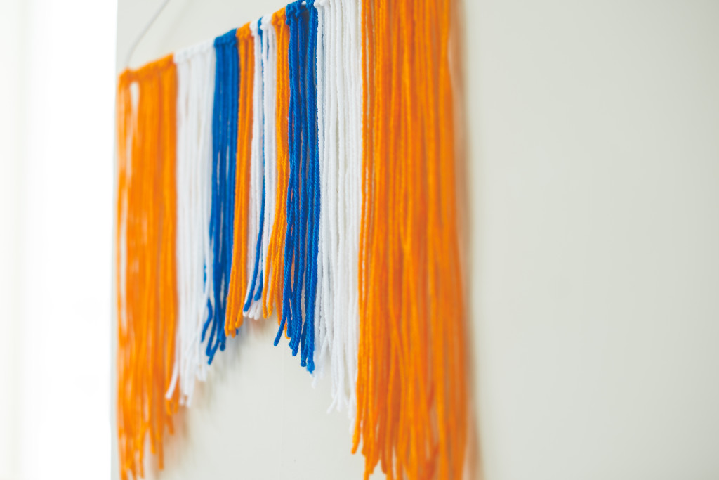 bronco-party-blue-orange-super-bowl-50-football-diy-yarn-wall-hanging