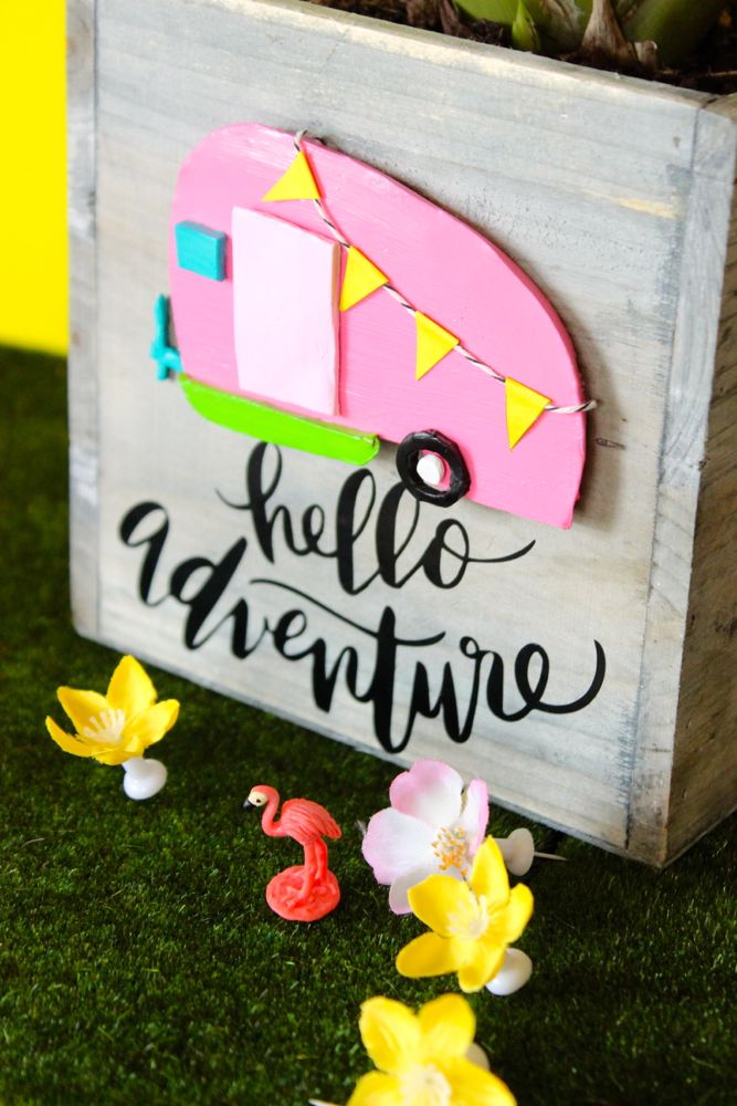 hello-adventure-retro-camper-planter-flowers-flamingo