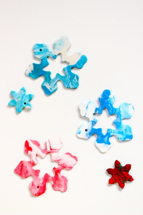 diy-marbled-clay-christmas ornaments-for-kids
