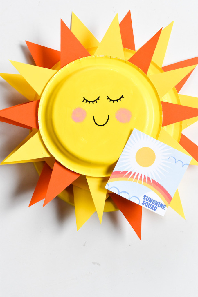yellow DIY paper plate sunshine packages-crafts for kids