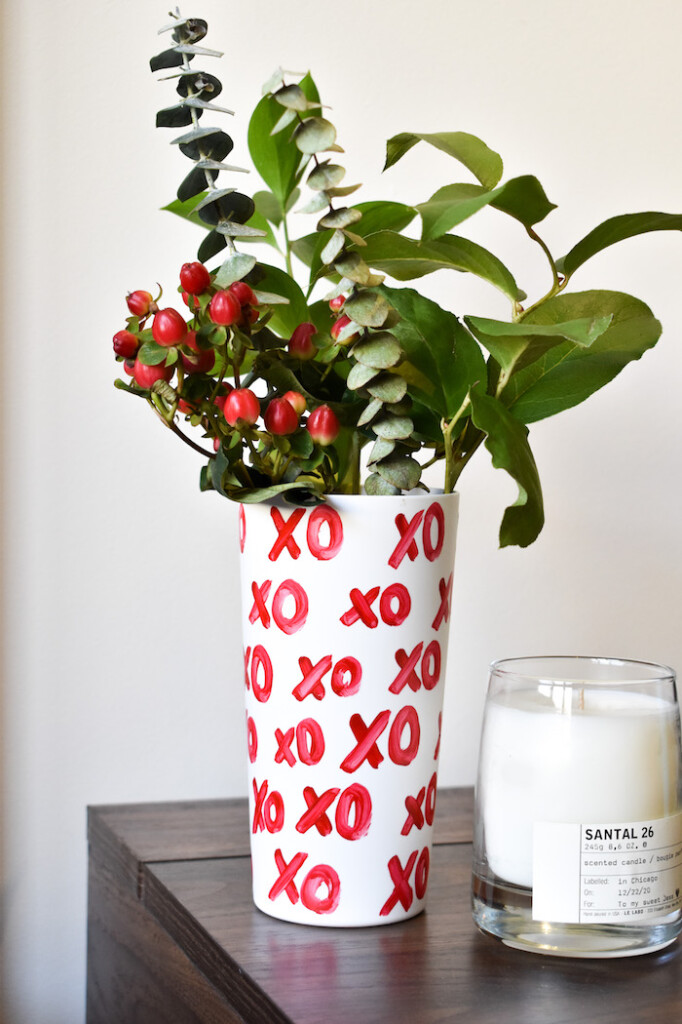 XO vase-anthropologie hack- valentines day decor-DIY flower vase