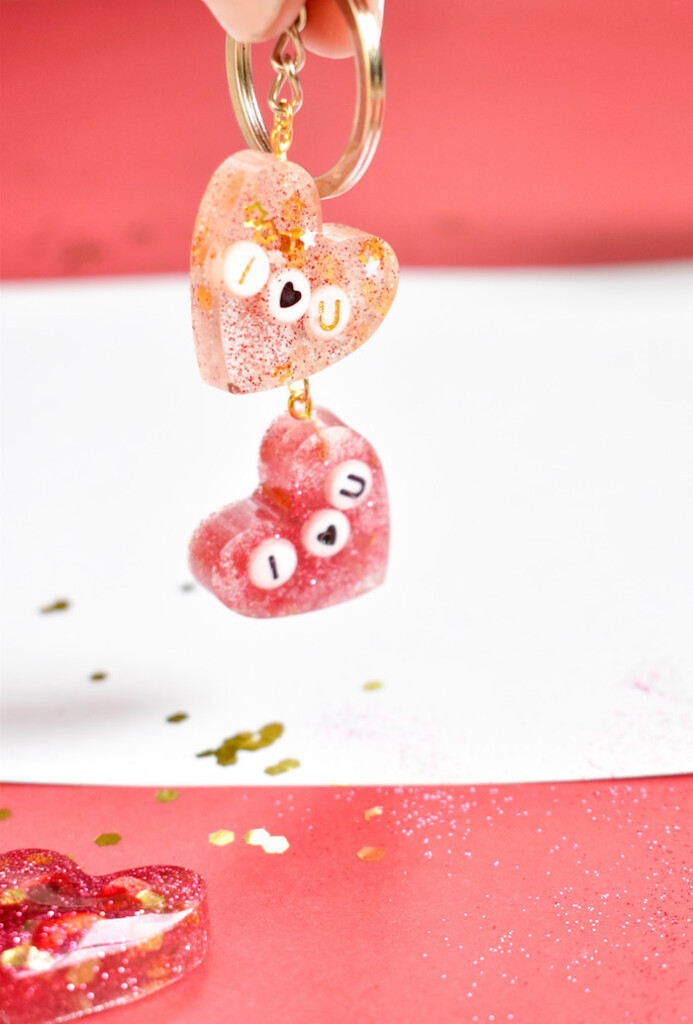 diy resin keychains with glitter and heart sequins