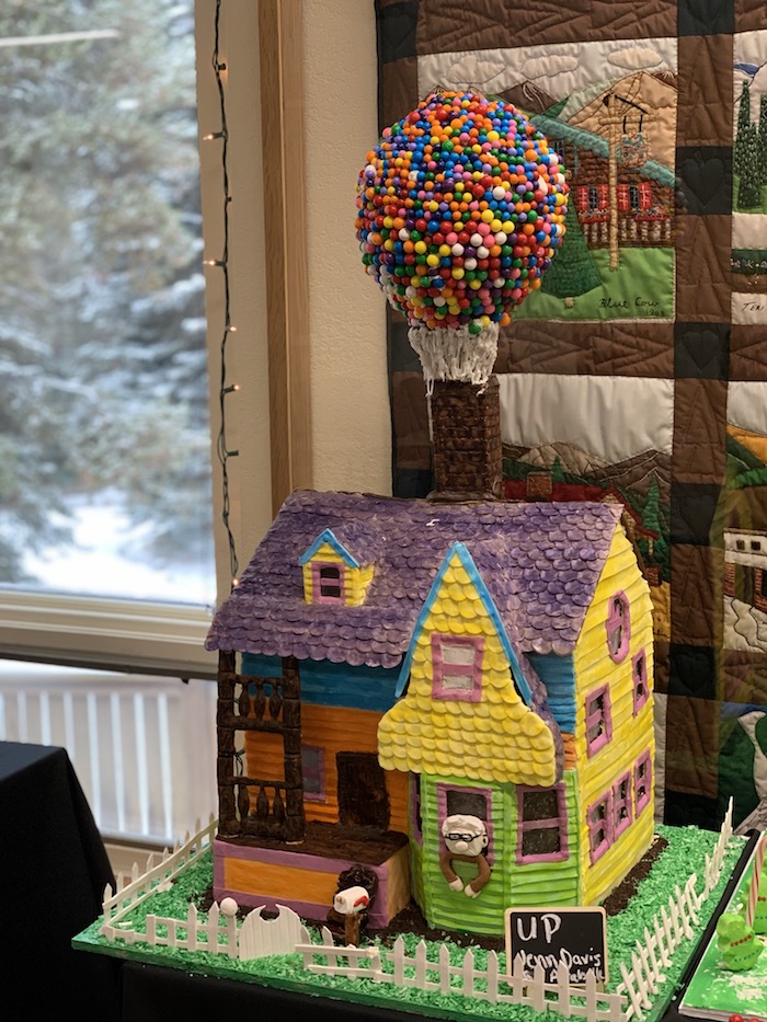 Christmas Home Decor: Mini Gingerbread House Village